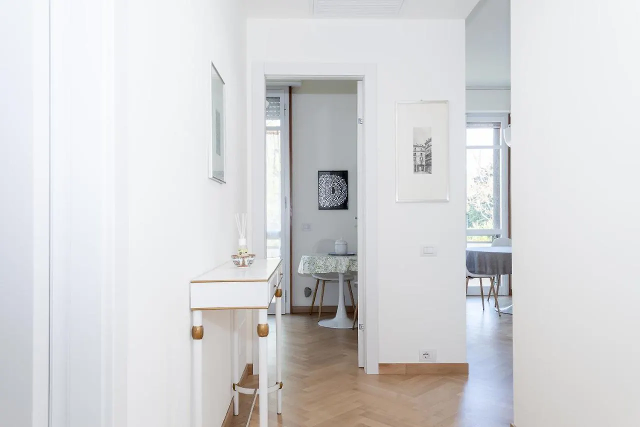 Apartment Appartamento Volta 4 By Holiday Solutions Cernobbio